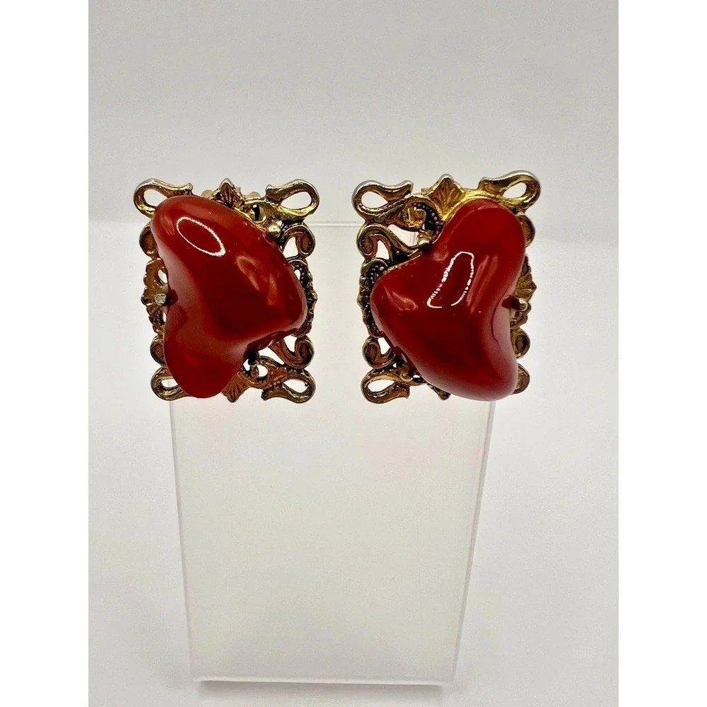 Vintage Red Cabochon Clip On Earrings‎ Gold Tone Filigree Retro Statement Glam